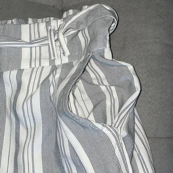 American Eagle Outfitters High Waisted Paperbag Pants - Picture 5 of 12